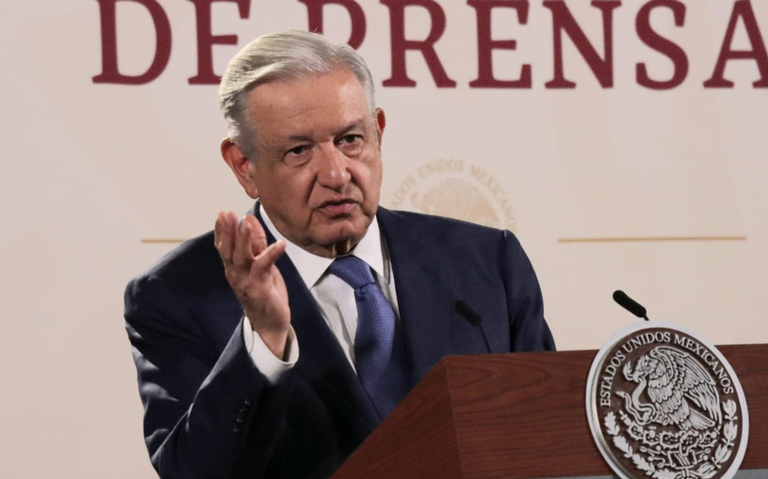 Decisión arbitraria e injusta, dice López Obrador sobre amparo de SCJN en libros de texto