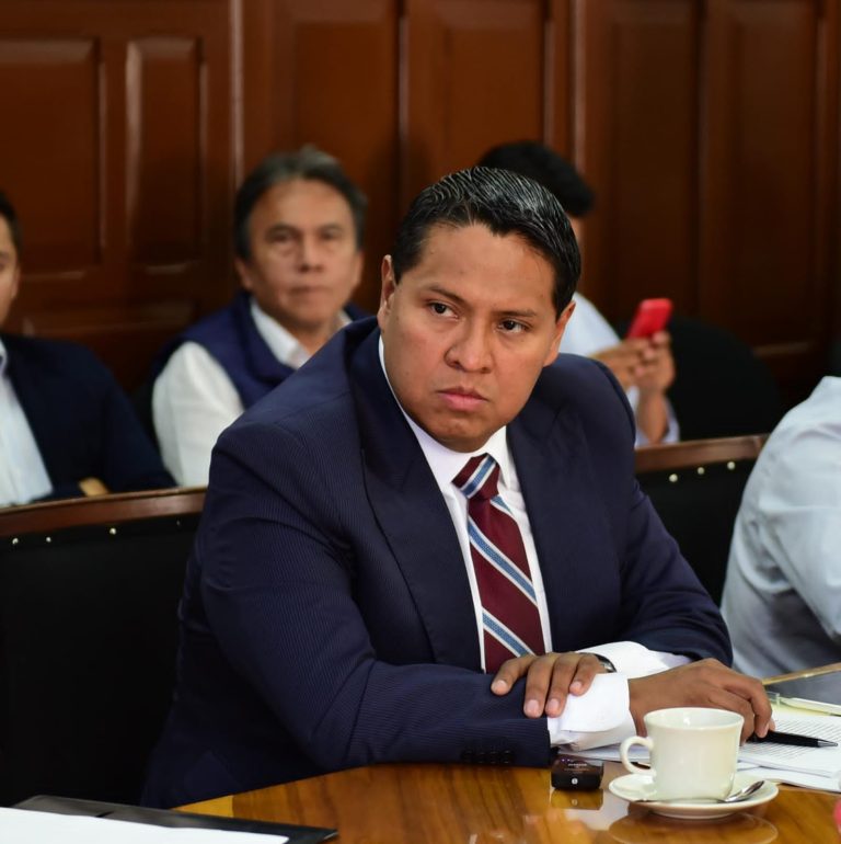 Eduardo Rivera quiere perpetuar a sus funcionarios en el Ayuntamiento de Puebla