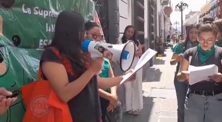 Marea verde exige despenalizar el aborto en Puebla