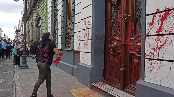 Habitantes de Coyomeapan exigen justicia por asesinatos
