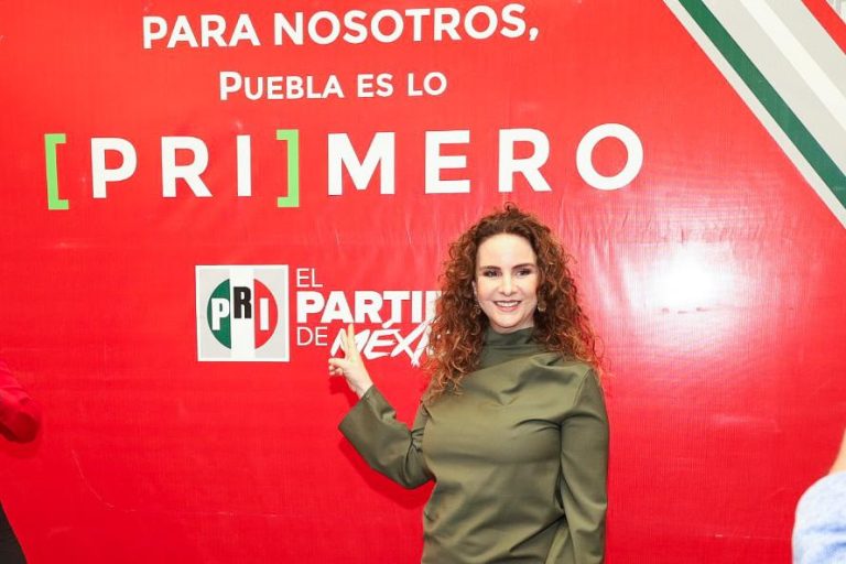 Nancy de la Sierra buscará la reelección al senado y se dice reina del chapulineo