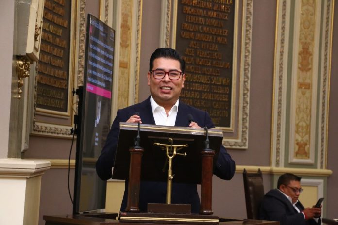 Dirigente del PRI Nestor Camarillo anuncia expulsiones antes de terminar el año