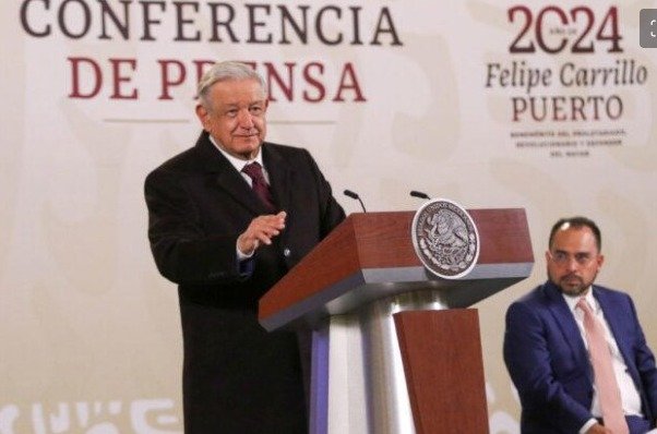 AMLO dice que filtración de datos de periodistas de la ‘mañanera’ fue hackeo: ‘falló la seguridad’