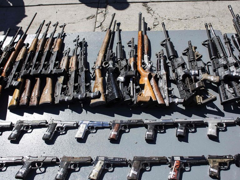AMLO afirma que se confiscaron 50 mil armas procedentes de EU