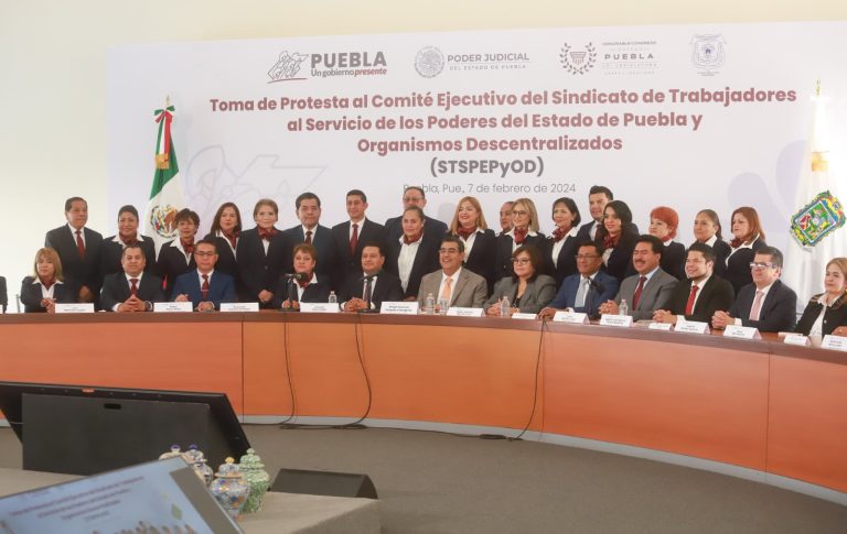 En Puebla, garantizados derechos de trabajadores al servicio del estado, refrenda Sergio Salomón