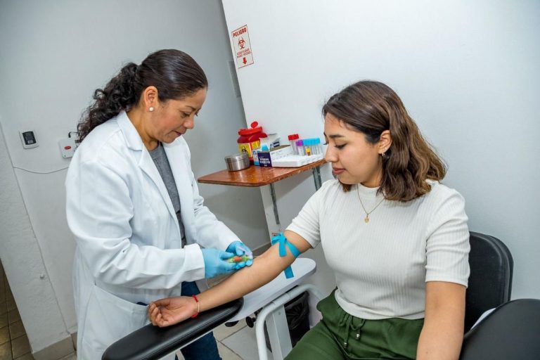 El Ayuntamiento de Puebla brinda servicios gratuitos de laboratorio de la Unidad Médica Integral