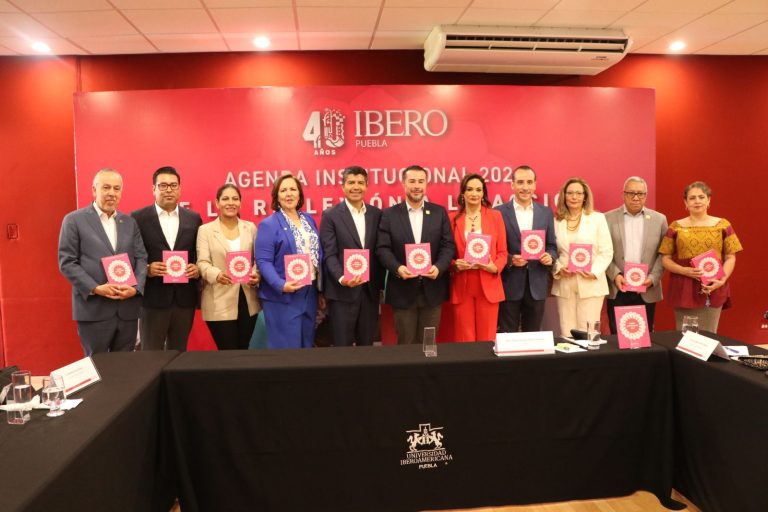 IBERO Puebla presenta ‘Agenda institucional’ a Eduardo Rivera
