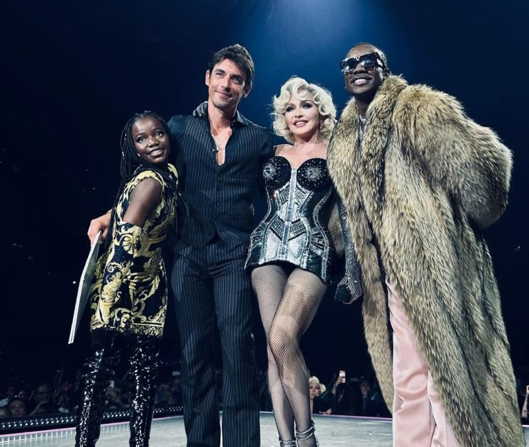 Madonna sube al escenario a Alberto Guerra durante concierto en la CDMX