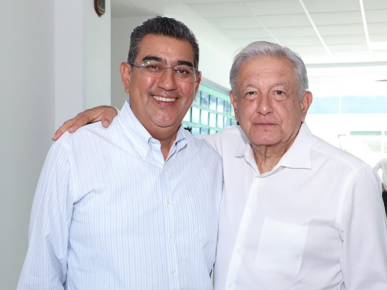 Amlo regresa a Puebla para supervisar trabajos IMSS-BIENESTAR