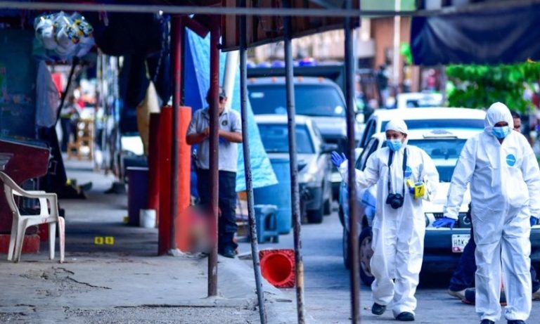 Terror en Acapulco: Asesinan a cinco dentro de un mercado