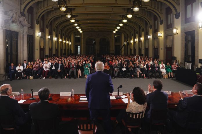 El presidente de la república Andrés Manuel López Obrador anunció que bajarán las mañaneras 24 horas después para evitar sanciones de la autoridad