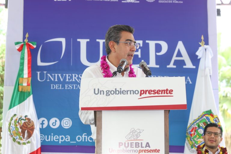 Invierte 4.7 mdp Sergio Salomón en obras en Ahuacatlán, Tepango de Rodríguez y Hueytlalpan