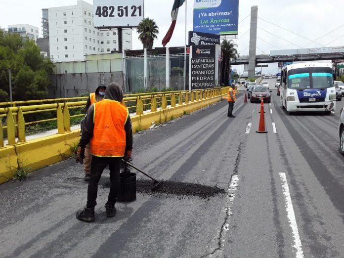 La construcción de dos puentes elevados, uno en el CIS de la Vía Atlixcáyotl y otro, a la altura del CCU, serán ejecutados en los próximos días