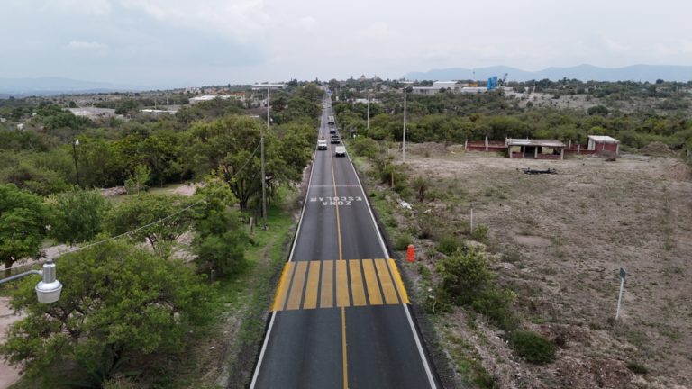 Sergio Salomón inaugura la rehabilitación de la carretera Tecali de Herrera-Tepeaca