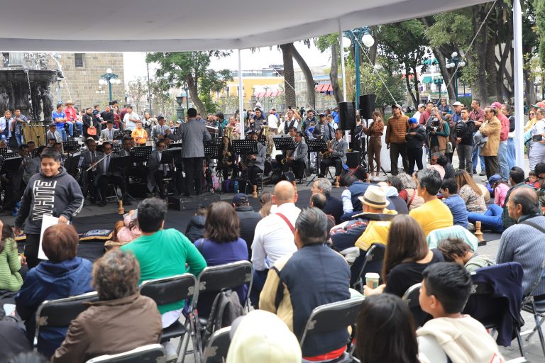 Deleitó la Banda Sinfónica Municipal a familias poblanas en domingo cultural