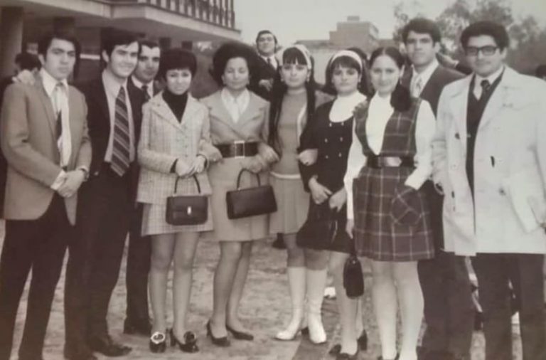 Pedro Sola publica foto con Ifigenia Martínez desde la UNAM