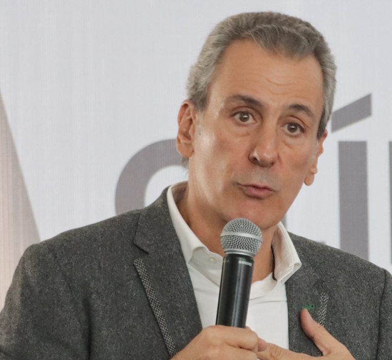 A revisión las licencias en Ciudad Universitaria