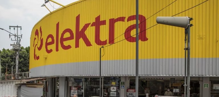 Desplome de más del 70% en acciones de Elektra tras reinicio de cotización