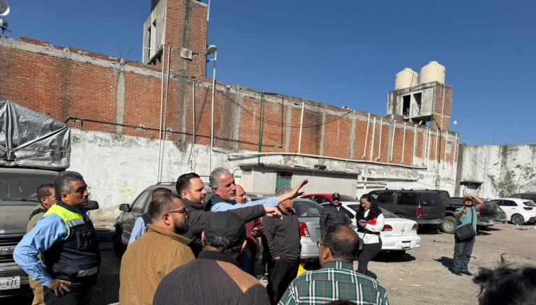 Visitan Segom e Infraestructura el Mercado Hidalgo; anuncian mejoras