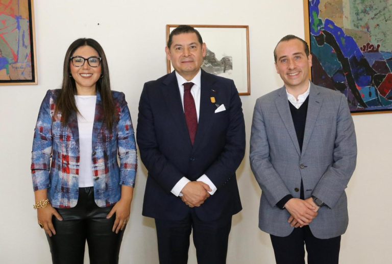 Alejandro Armenta se reunió Mario Riestra y Genoveva Huerta