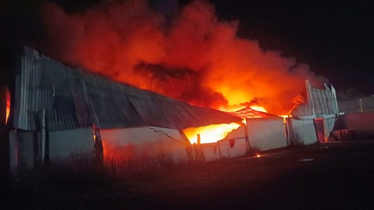 Incendio en Chachapa provoca desalojo