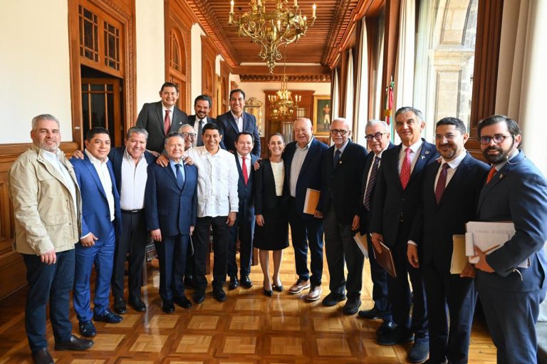 Alejandro Armenta se reúne con Claudia Sheinbaum