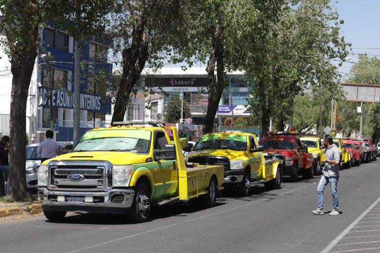 Gobierno de Puebla concreta disminución del 60% en costo de grúas y corralones