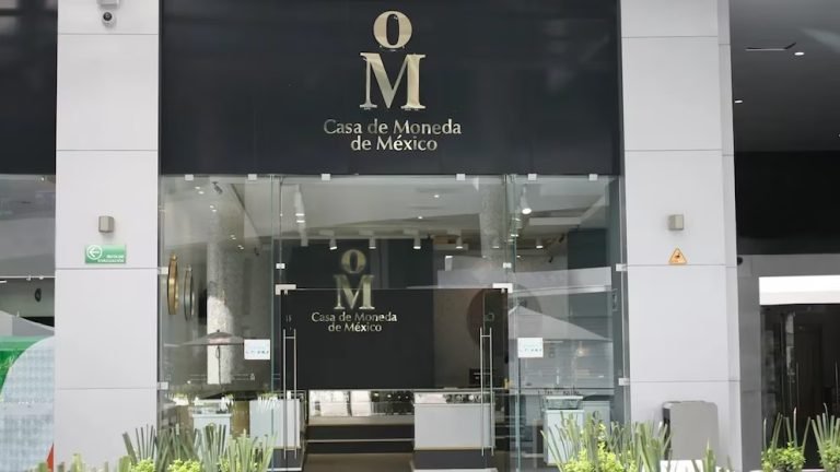 Casa de Moneda presenta su nueva serie de medallas de dinosaurios mexicanos