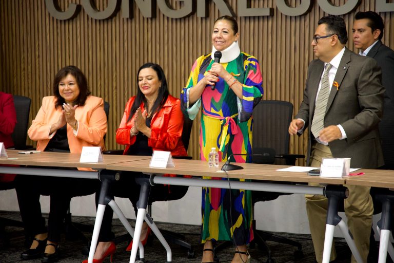 “Con sensibilidad y humanismo trabajamos por los y las poblanas”, asegura Laura Artemisa García