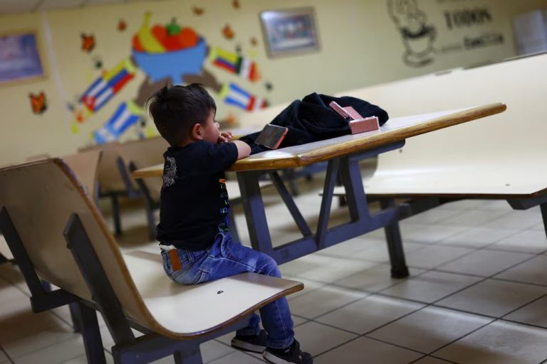 Escuelas de la SEP recibirán a niños migrantes sin trámites complicados