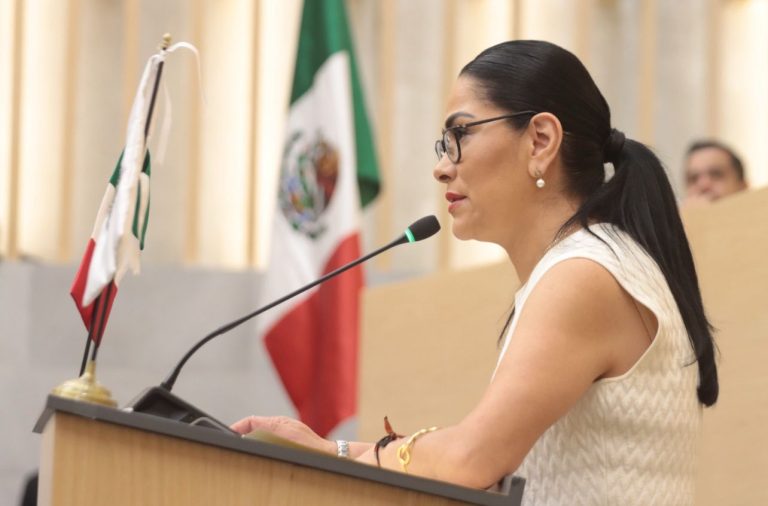 Fedrha Suriano presenta iniciativa en materia de salud e higiene menstrual de las mujeres