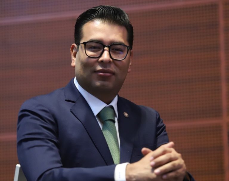 Renuncian 3 mil jóvenes al PRI por corrupción de Néstor Camarillo