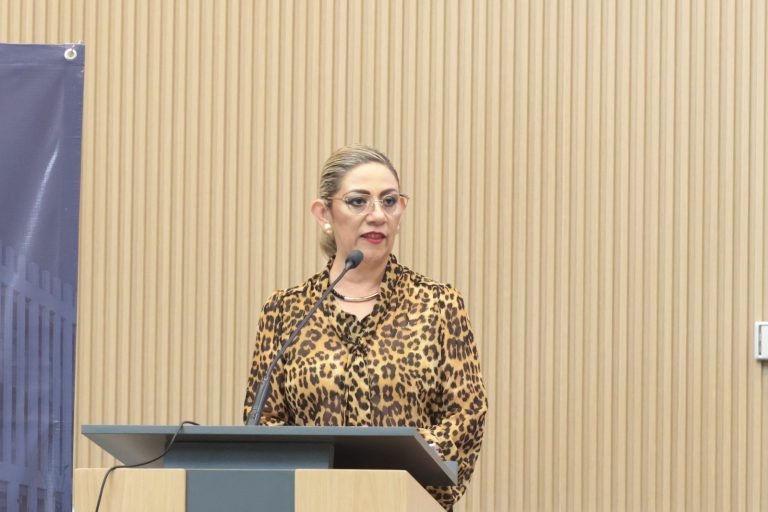 Analizan en Congreso “La visión de los indígenas en el devenir constitucional de Puebla”