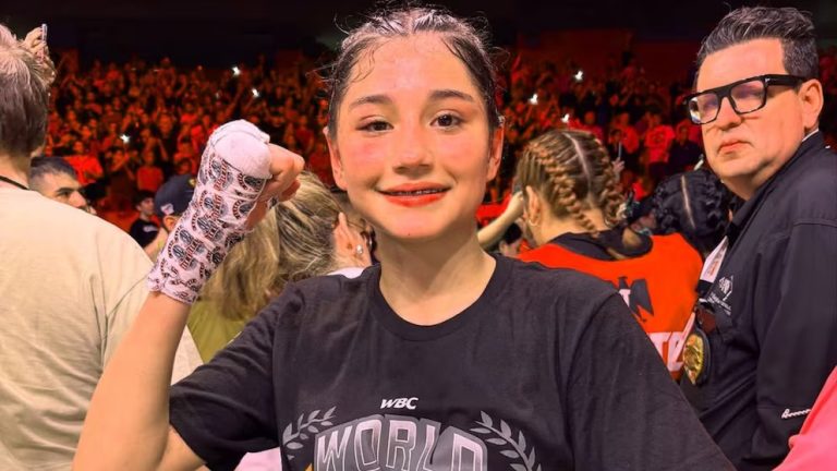 Camila ‘Magnífica’ Zamorano hace historia en el boxeo mexicano al ser campeona a los 17 años