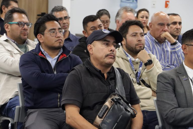 Celebra Congreso Día del Padre; reconoce la entrega de trabajadores