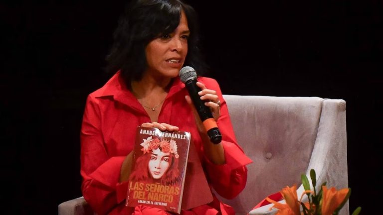 Multa a la editorial de Anabel Hernández por su libro, ‘Las señoras del narco’