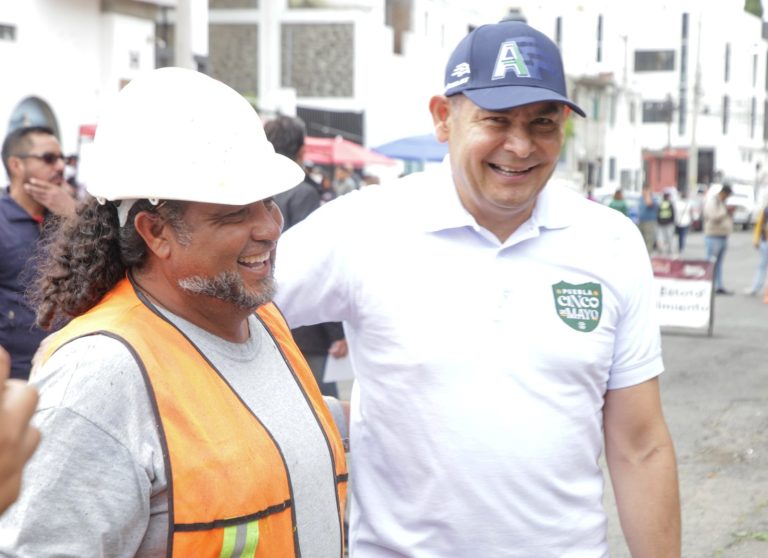 Pemex entregará 10 patrullas, 10 ambulancias y mobiliario escolar en Puebla