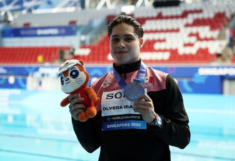 Osmar Olvera brilla en el Mundial de Singapur con otra medalla