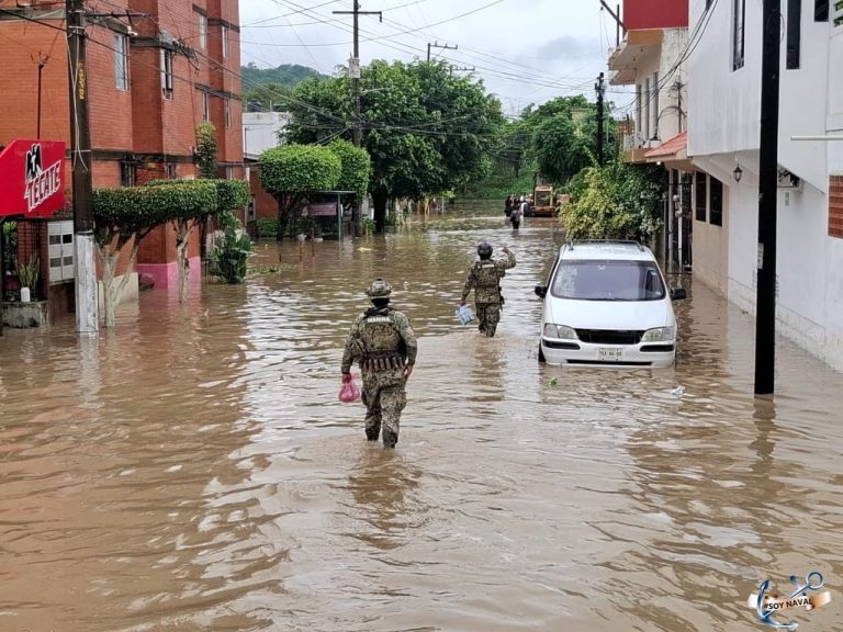 Cinco personas muertas y ocho desaparecidas por derrumbes e inundaciones en Puebla