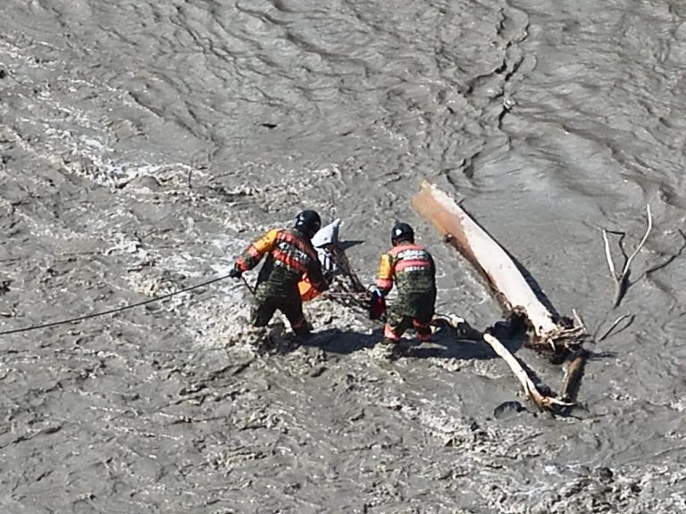 Lluvias dejan 18 muertos y 5 desaparecidos en Puebla