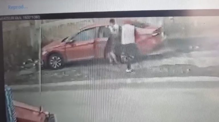 Roban automóvil y se llevan al conductor, en el Parque Industrial Chachapa