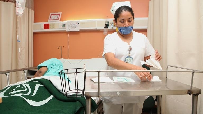 Revelan déficit de 5 mil trabajadores de la salud en Puebla