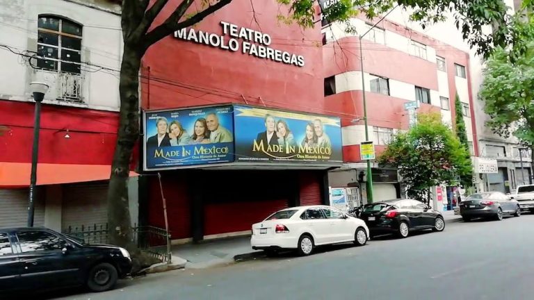 El Teatro Manolo Fábregas se despide, antes de ser demolido