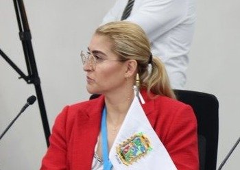 Idamis Pastor niega salida de la FGE