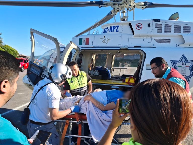 Paciente embarazada de Huauchinango es trasladada vía aérea