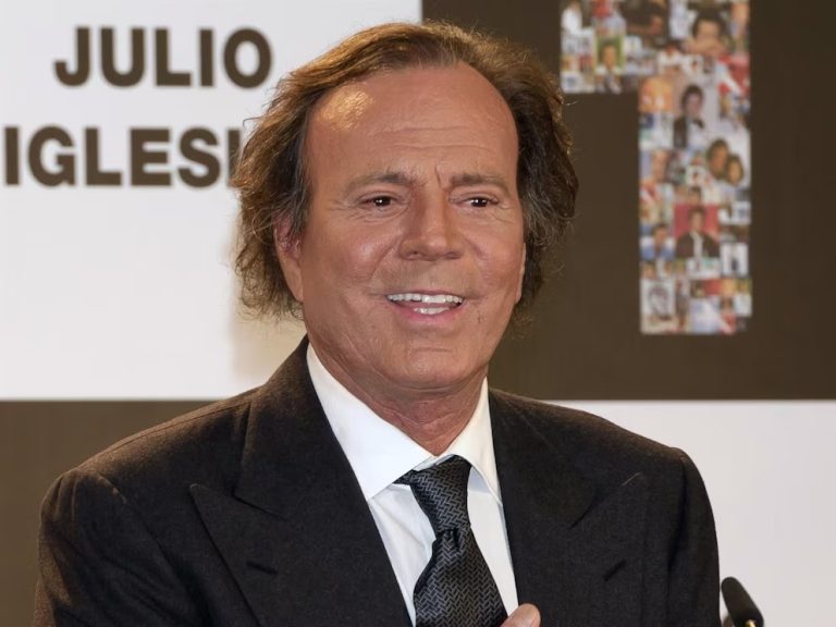 La Fiscalía investiga a Julio Iglesias tras denuncias de dos mujeres por presunta trata y abuso sexual