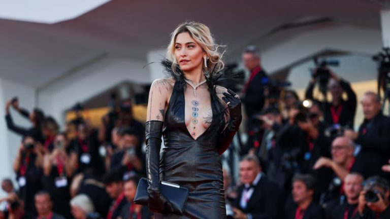 Paris Jackson sorprende a sus fans con música de Christian Nodal