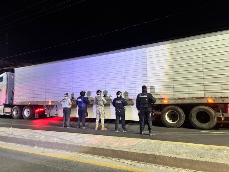 Tras llamada al 911, fuerzas de seguridad recuperan tractocamión robado