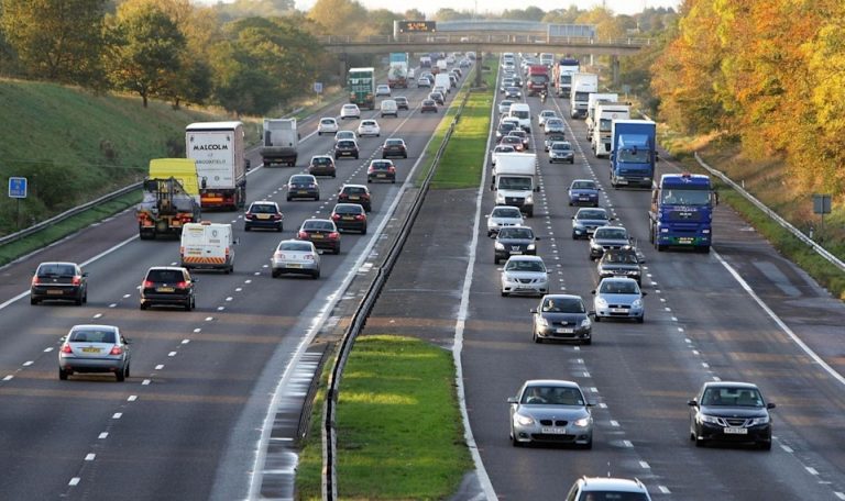 Conductores no entienden: superan las 2 mil multas por velocidad