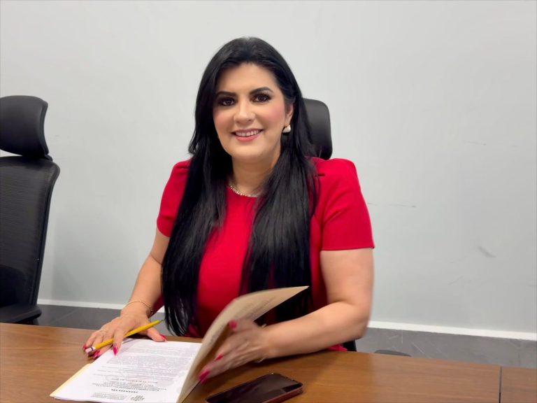 Delfina Pozos levanta la mano por la alcaldía de Puebla